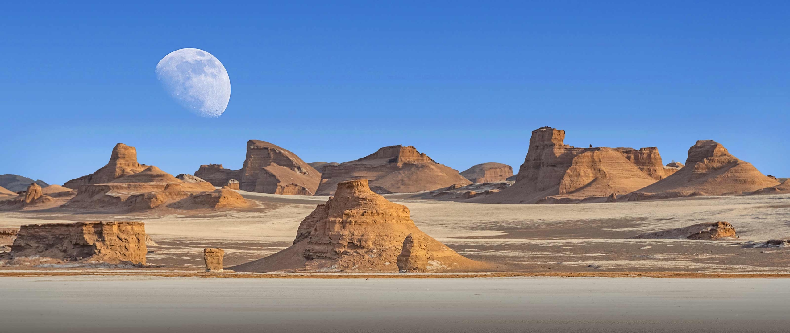 dasht kaluts trekkinge lut