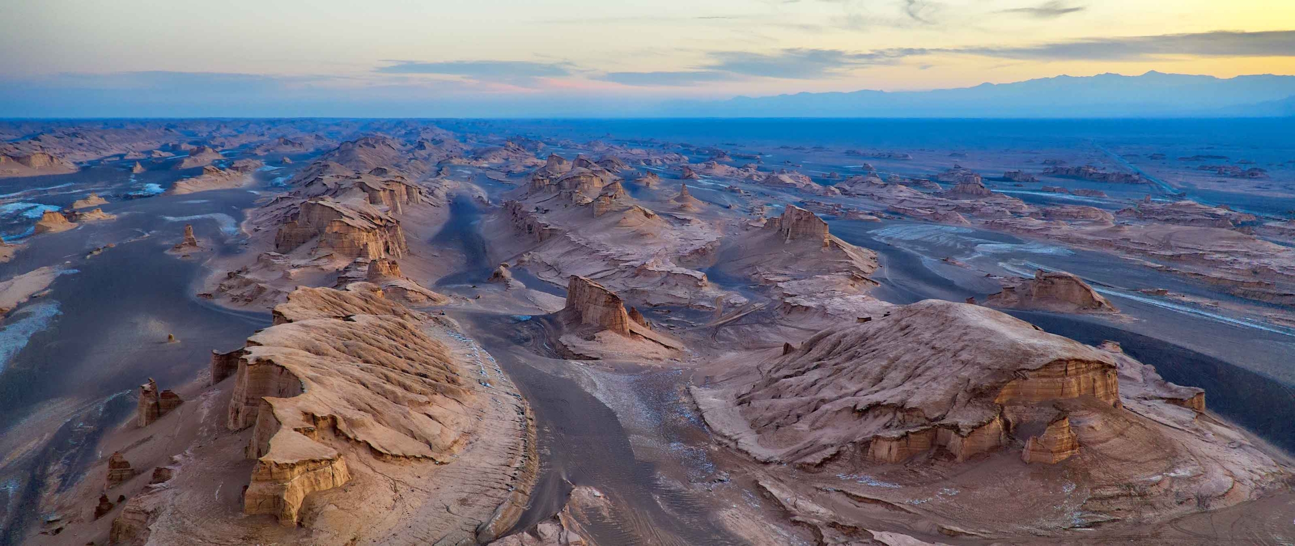 Kalutsystem in der Wüste Lut, Iran