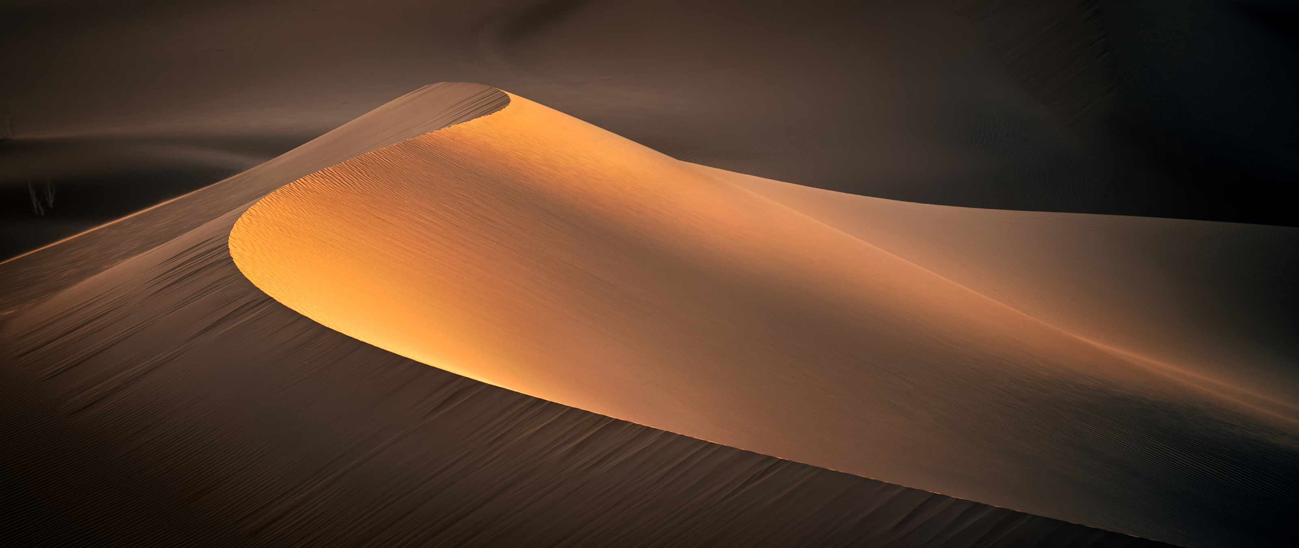 wuestenwandern-lut-iran-magische-duenen